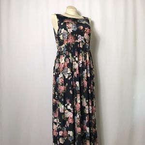 🌻 3/25 🌻 Emerald USA Super Stretch Floral Maxi